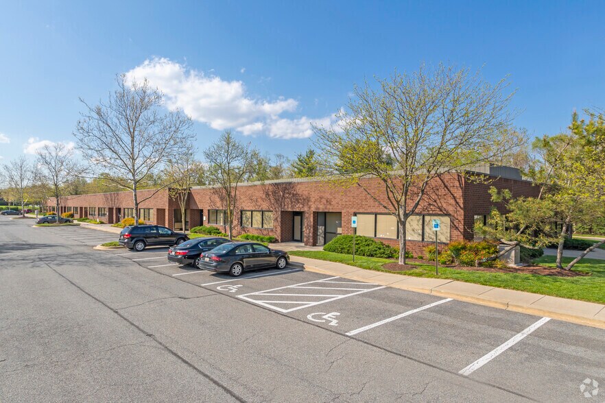 More Photos Of 910 Cromwell Park Dr, Glen Burnie Unknown For Lease