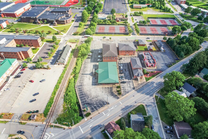 More Photos Of 1235 Oakland Ave, Indiana General Retail For Lease