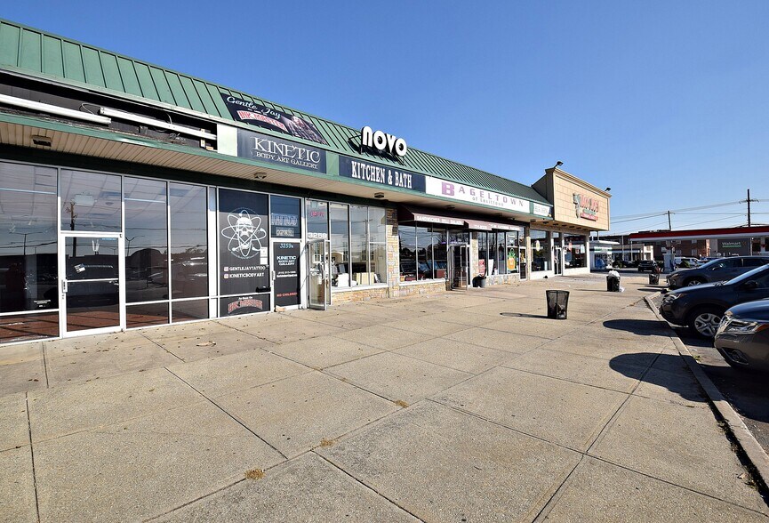 More Photos Of 3259-3275 Hempstead Tpke, Levittown Unknown For Lease