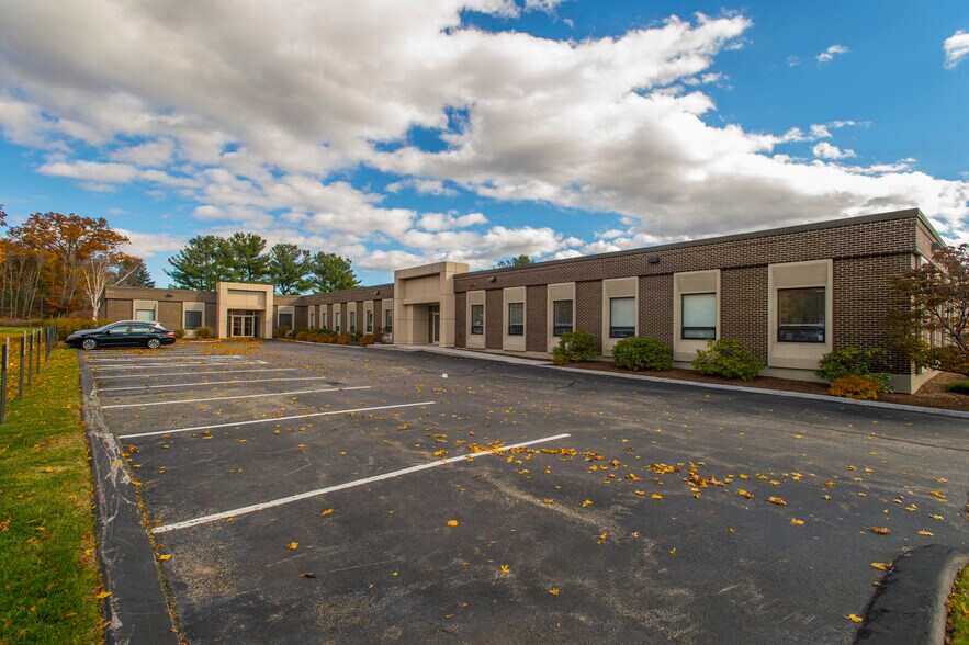 More Photos Of 12-18 Hartwell Ave, Lexington Research And Development For Lease