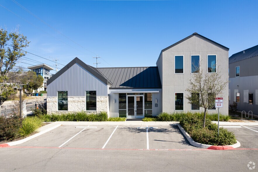 More Photos Of 366 W Sunset Rd, San Antonio Office For Lease