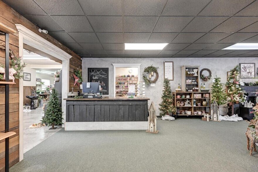 More Photos Of 103 E 9th St, Lamar Specialty For Sale