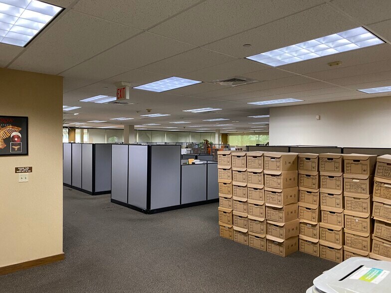 More Photos Of 38 Corporate Cir, Albany Distribution For Lease