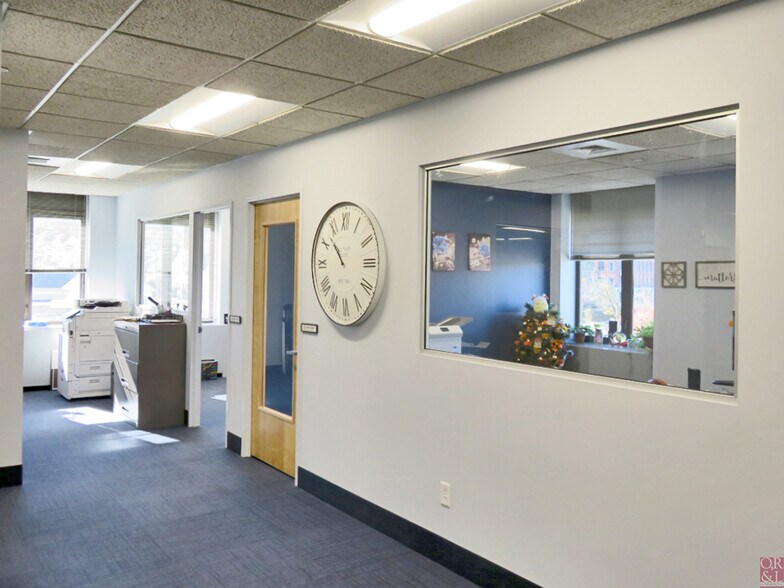 More Photos Of 10 Main St, Bristol Office For Lease