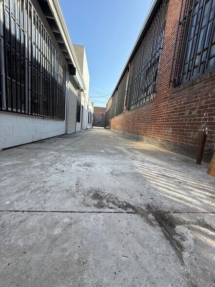 More Photos Of 4435 S Santa Fe Ave, Vernon Distribution For Lease