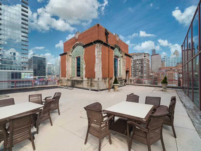 More Photos Of 820 N Orleans St, Chicago Office For Lease