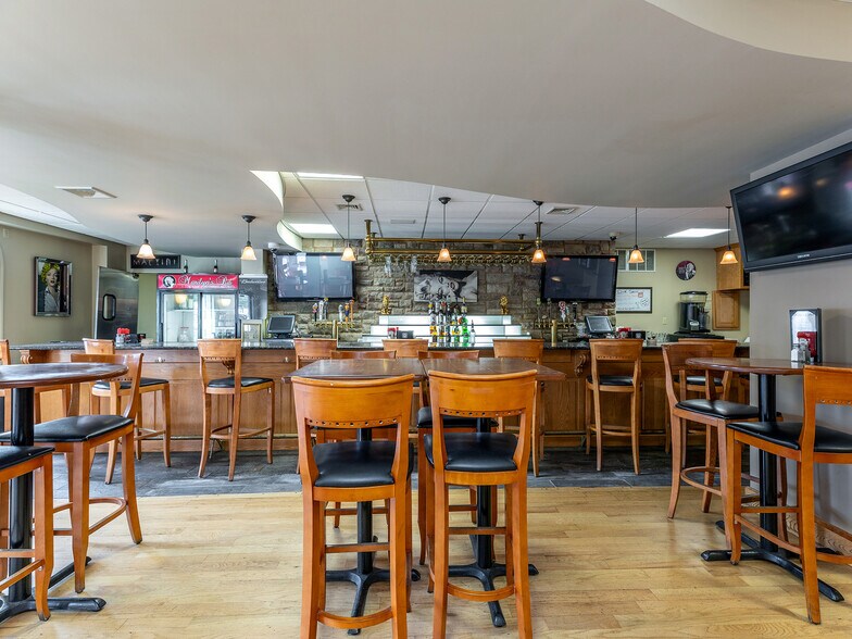 More Photos Of 388 Broad St, Bristol General Retail For Sale