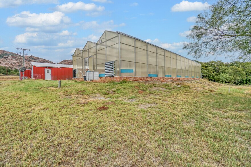 More Photos Of 42851 E County Road 1470, Lone Wolf Land For Sale