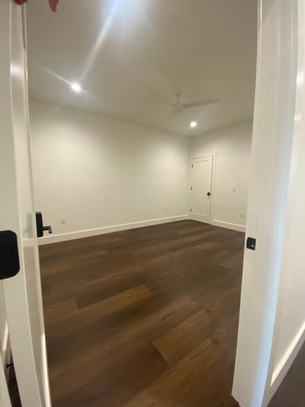 More Photos Of 123 E Jackson St, Burnet Coworking Space