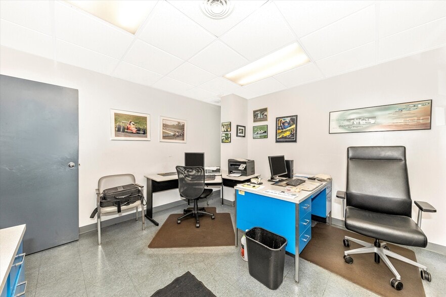 More Photos Of 4603 Wedgewood Blvd, Frederick Service For Sale