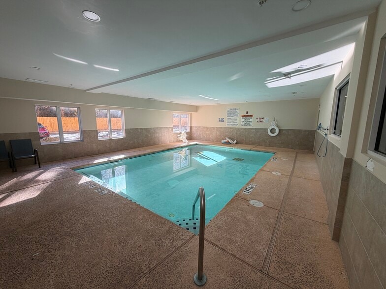 More Photos Of 6604 Londonderry Way, Union City Hotel For Sale