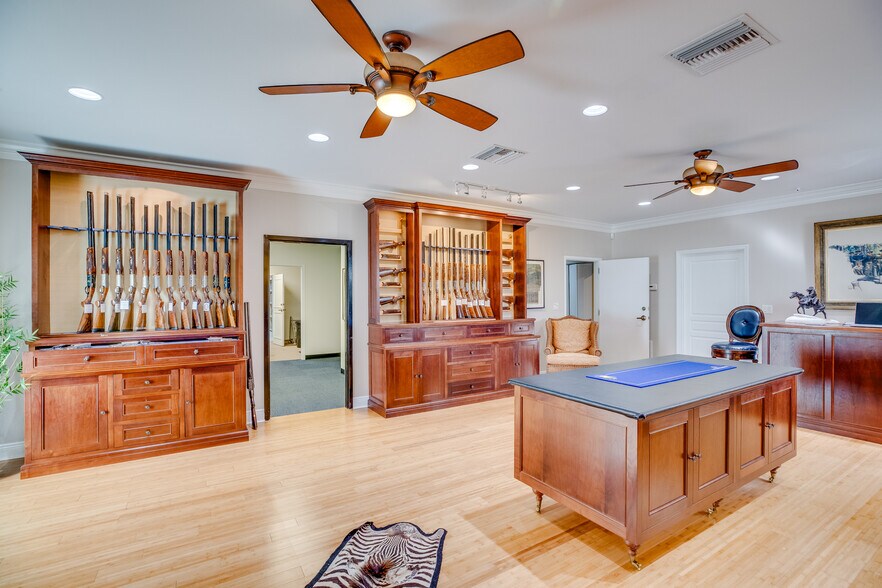 More Photos Of 1965 25th Ave, Vero Beach Office For Sale