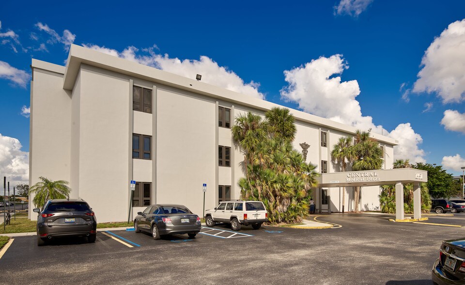 More Photos Of 2951 NW 49th Ave, Lauderdale Lakes Medical For Lease