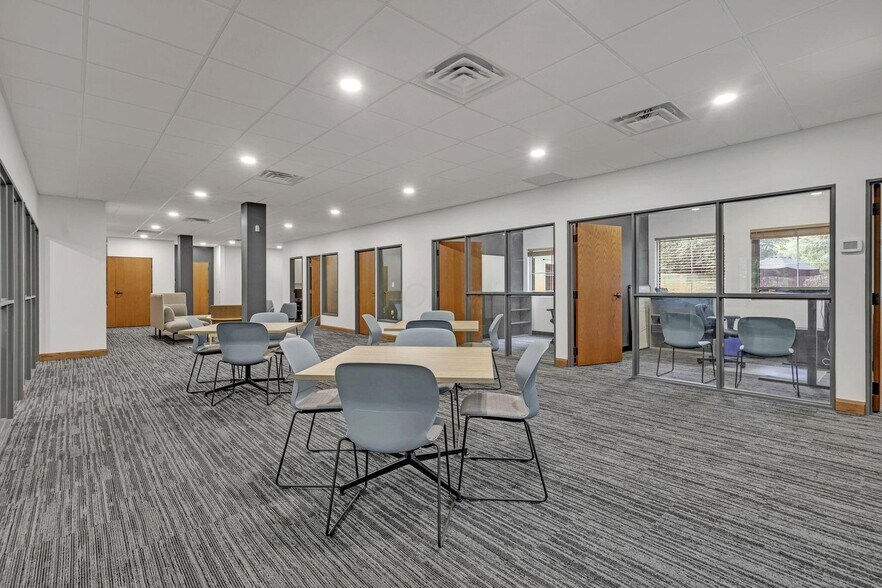 More Photos Of 1480 Manning Pky, Powell Loft Creative Space For Sale