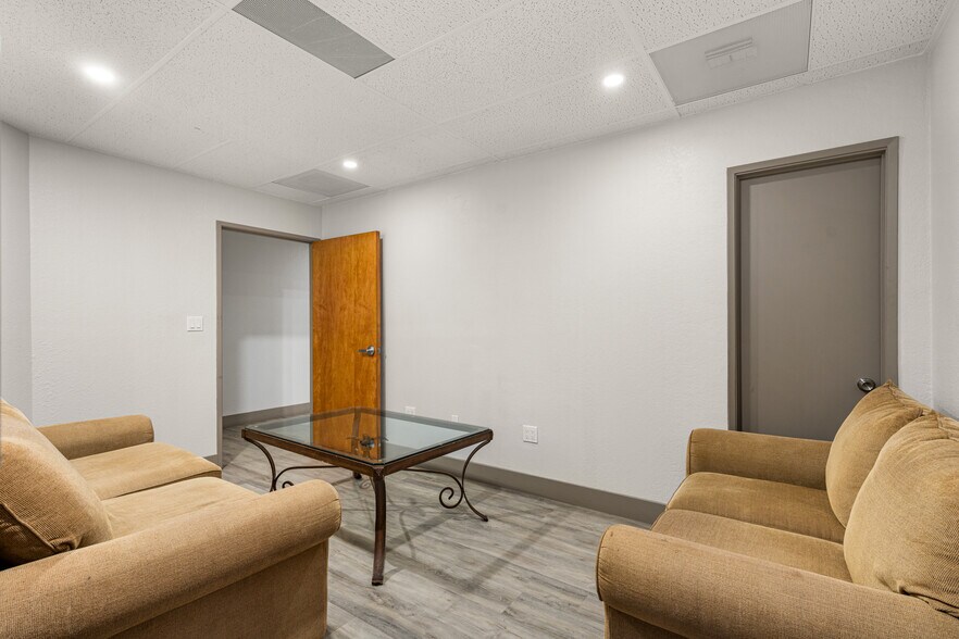 More Photos Of 2107 N Broadway, Santa Ana Loft Creative Space For Sale