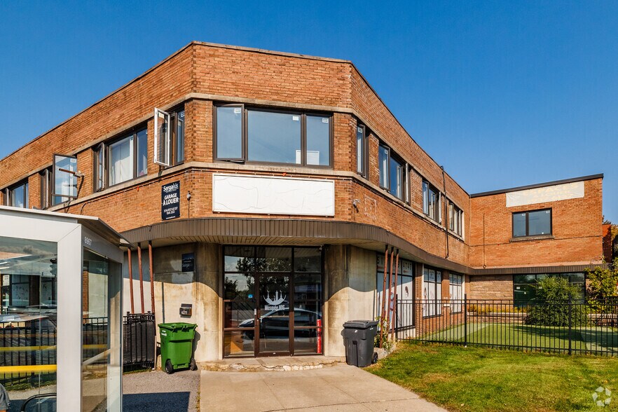 More Photos Of 6265-6277 Rue Saint-Jacques, Montréal Flex For Sale