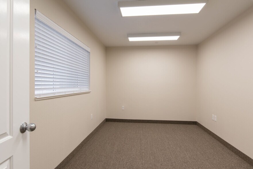 More Photos Of 1139-1143 S Orem Blvd, Orem Office For Lease