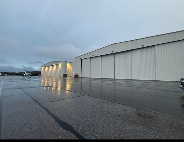 More Photos Of 40 Nation Drive, Newnan Airplane Hangar For Lease