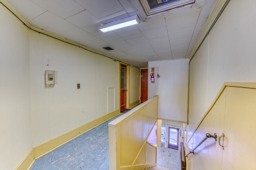 More Photos Of 98 Main St, Lancaster Apartments For Sale