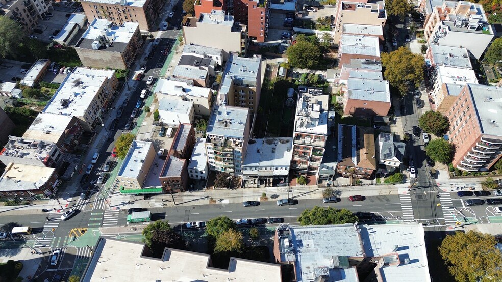 More Photos Of 3088-3090 Crescent St, Astoria Land For Sale