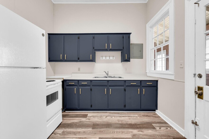 More Photos Of 1024 3rd Ave N, Columbus Apartments For Sale