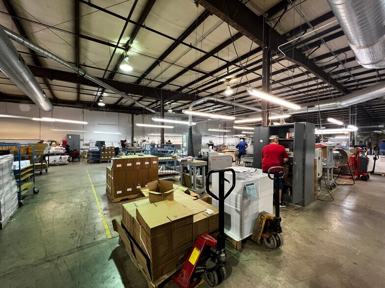 More Photos Of 201 Whitsett Rd, Nashville Warehouse For Lease