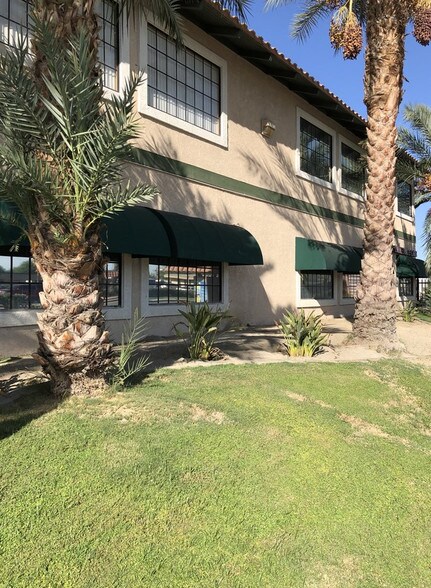 More Photos Of 81880 Dr Carreon Blvd, Indio Medical For Lease