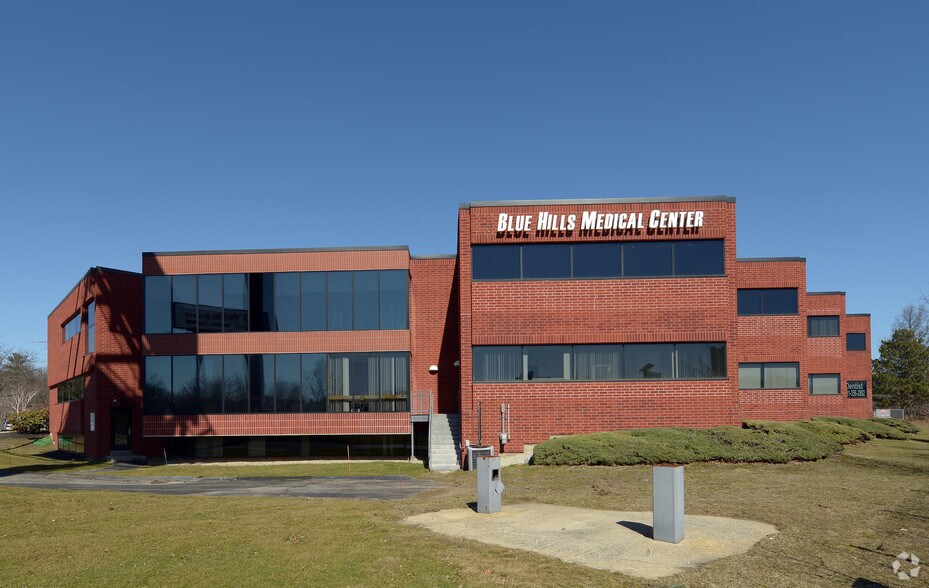 More Photos Of 340 Wood Rd, Braintree Medical For Lease