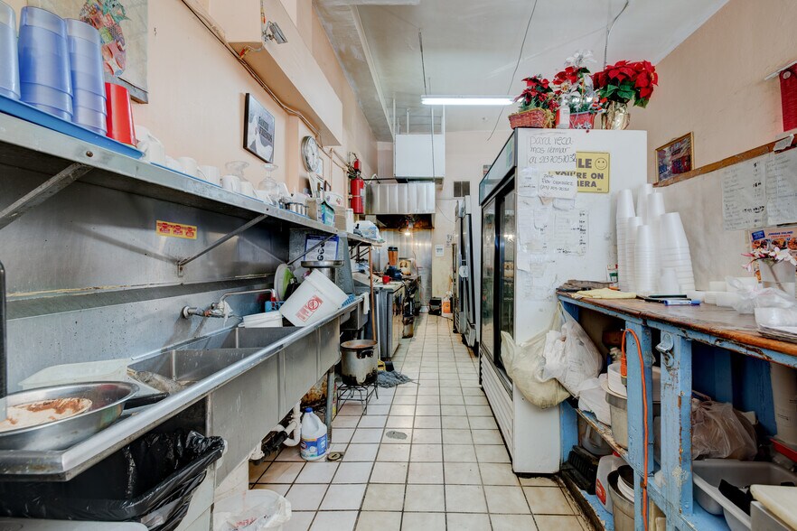 More Photos Of 2709 W Pico Blvd, Los Angeles Apartments For Sale