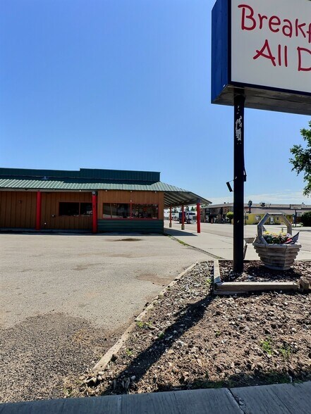 More Photos Of 203 E Cleveland St, Sundance Storefront Retail Office For Sale