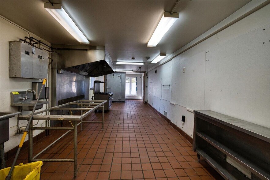 More Photos Of 6 Elmer St, Madison Storefront Retail Residential For Sale