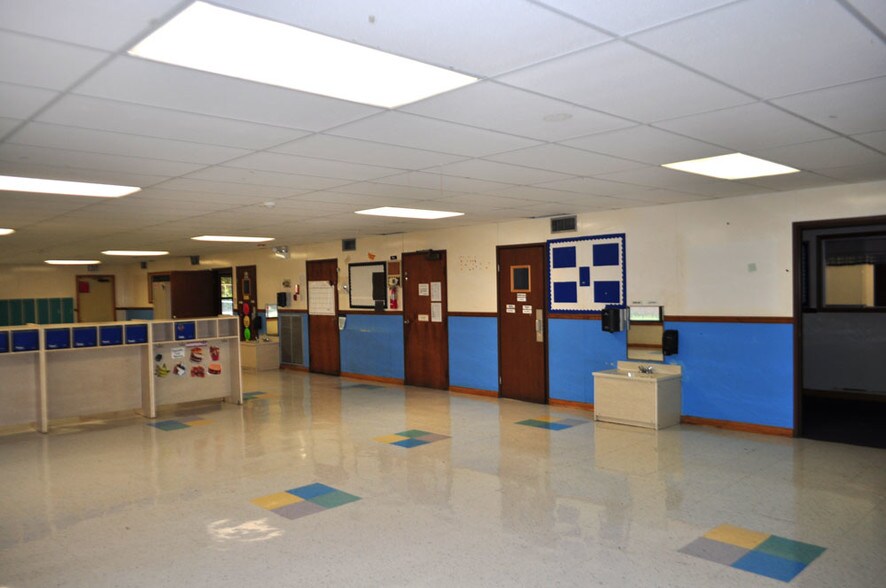 More Photos Of 3675 Riverdale Rd, Memphis Daycare Center For Sale