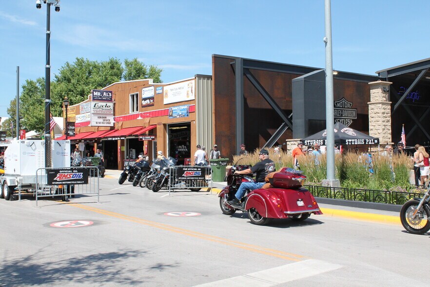 More Photos Of 1219 Main St, Sturgis General Retail For Sale