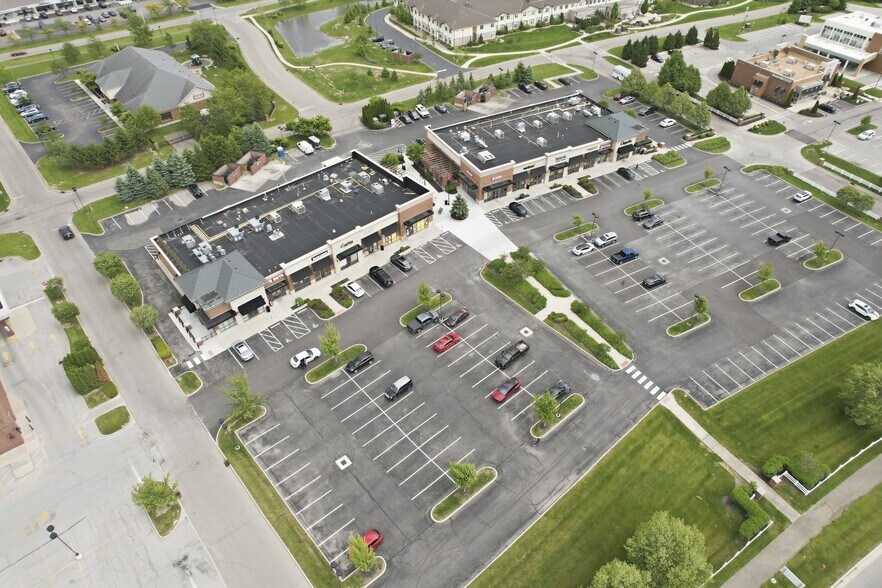 More Photos Of 9711 Sawmill Pky, Powell Storefront Retail Office For Lease