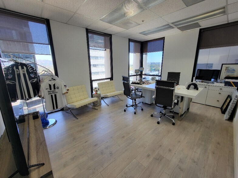 More Photos Of 6404 Wilshire Blvd, Los Angeles Medical For Lease