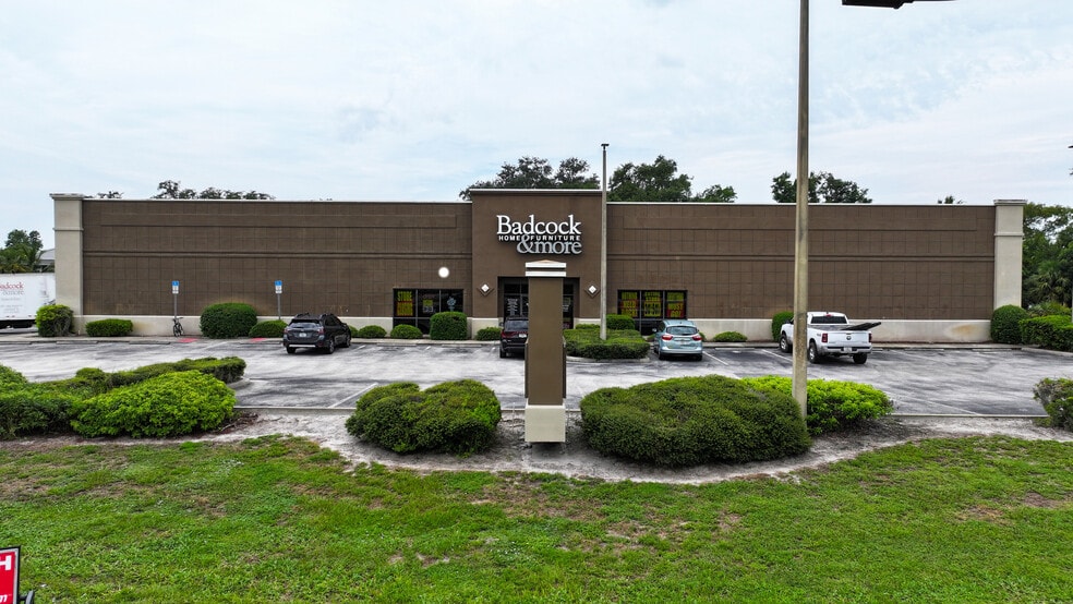 More Photos Of 650 Lake Minnie Dr, Sanford Freestanding For Sale