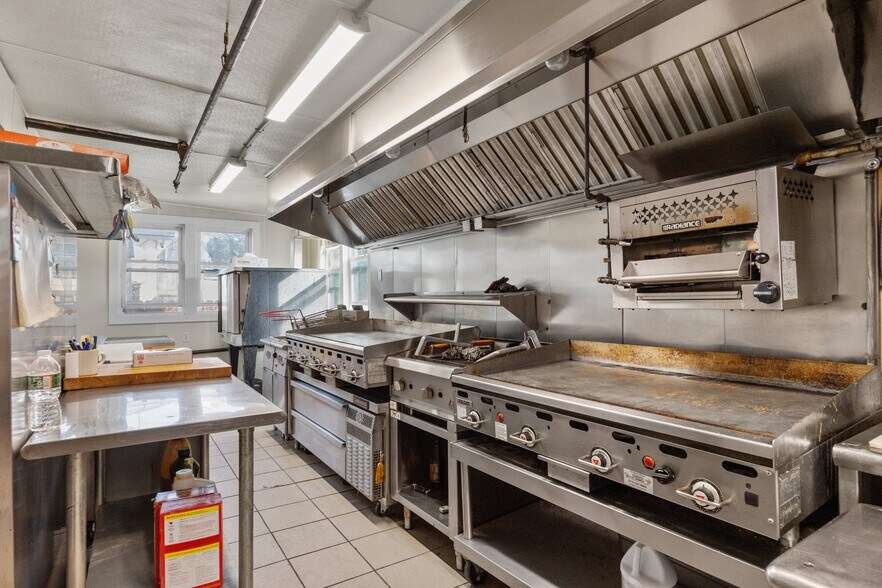 More Photos Of 512 Long Beach Blvd, Surf City Restaurant For Sale