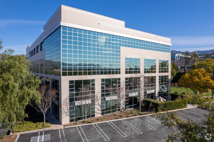 More Photos Of 2400 Empire Ave, Burbank Office For Lease