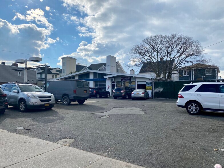 More Photos Of 441 Beach 129th St, Rockaway Park Service Station For Sale