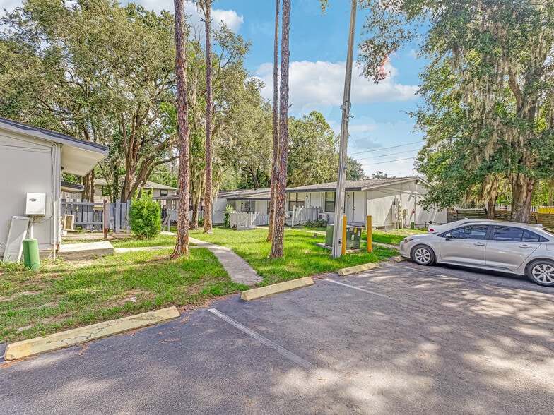 More Photos Of 4731-4769 N Pine Hls, Pine Hills Apartments For Sale