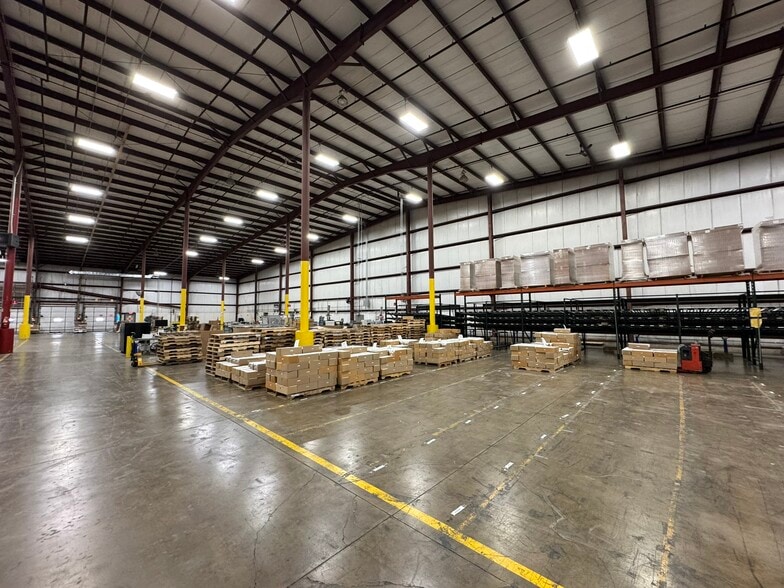 More Photos Of 8520 Martin Dr, Neenah Industrial For Lease