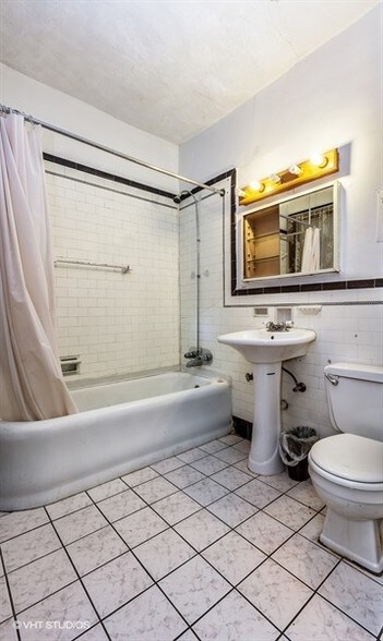 More Photos Of 7719 S Kingston Ave, Chicago Apartments For Sale