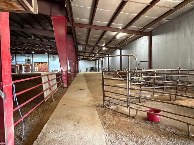 More Photos Of 145 Arena Dr, Cleveland Warehouse For Sale