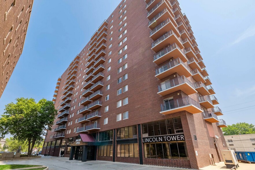 More Photos Of 520 S 2nd St, Springfield Apartments For Sale