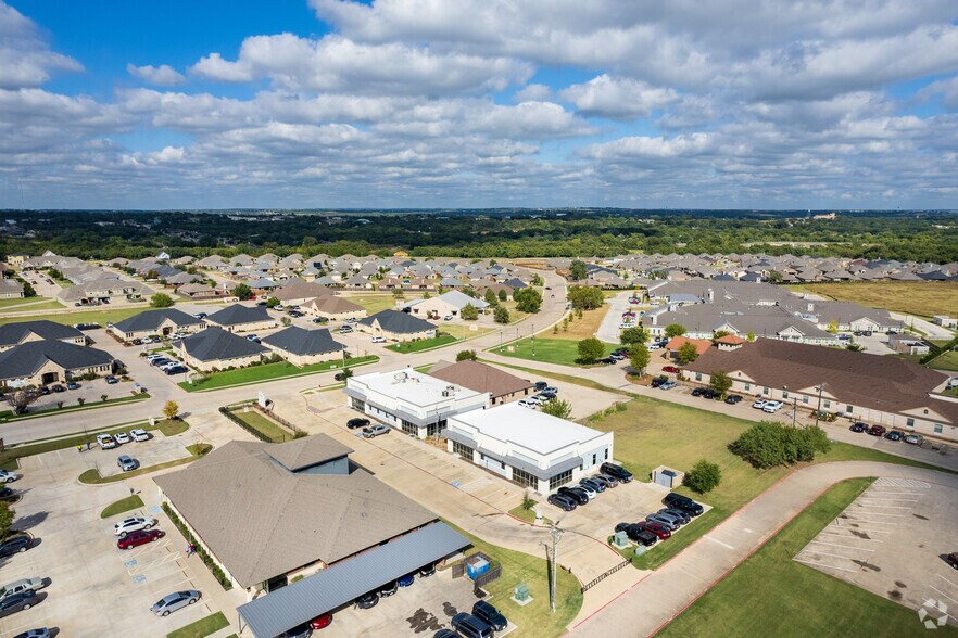 More Photos Of 940 Hilltop Dr, Weatherford Medical For Lease