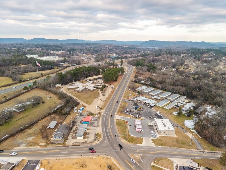 More Photos Of 626 Carpenter Dam Rd, Hot Springs National Park Specialty For Sale