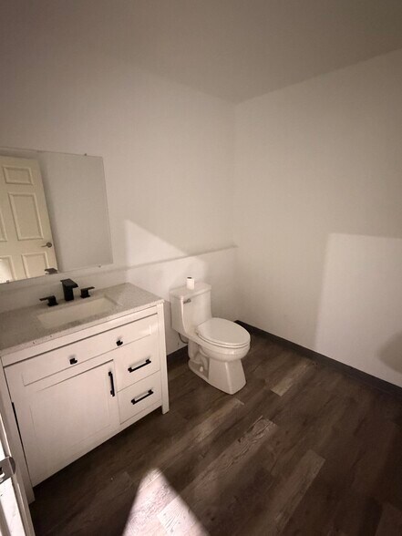 More Photos Of 3235 E Reid Rd, Grand Blanc Self Storage For Lease