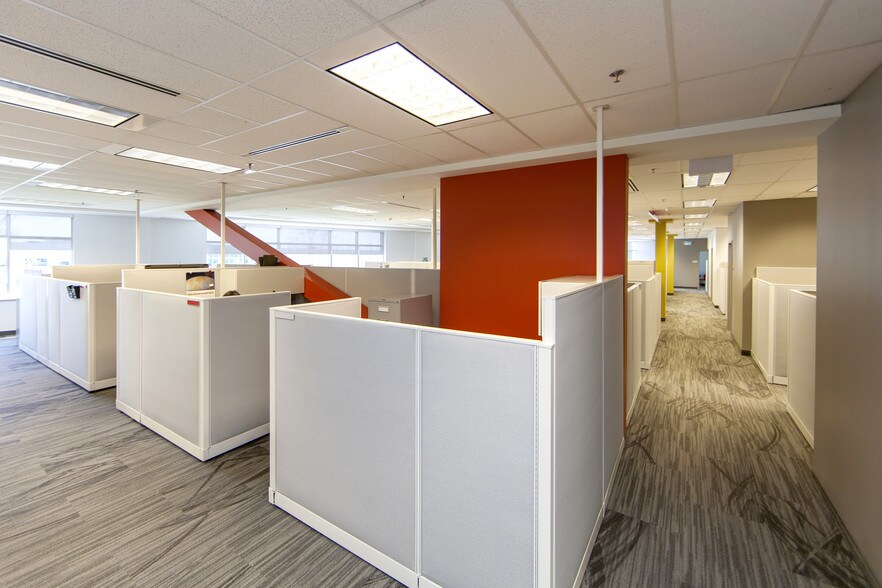 More Photos Of 500 Palladium Dr, Ottawa Warehouse For Lease