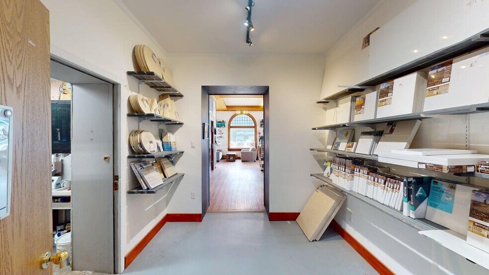 More Photos Of 800 Baker St, Cranbrook Storefront Retail Office For Sale