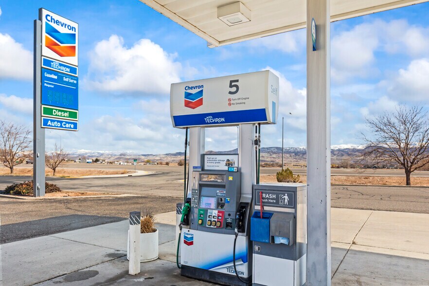 More Photos Of 1357 N Main St, Richfield Service Station For Sale